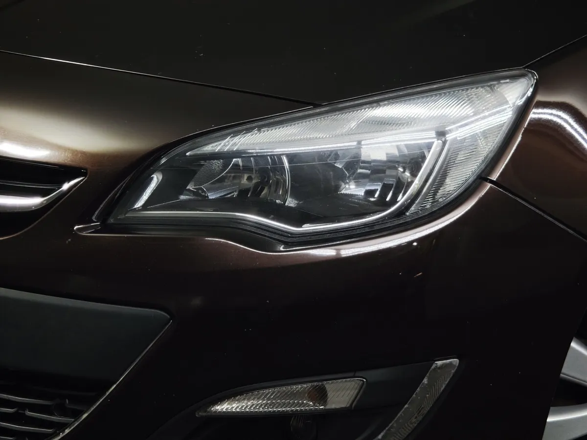 Opel Astra 1.4 Turbo AT (140 л.с.) Коричневый в АВИЛОН. Слайд №10