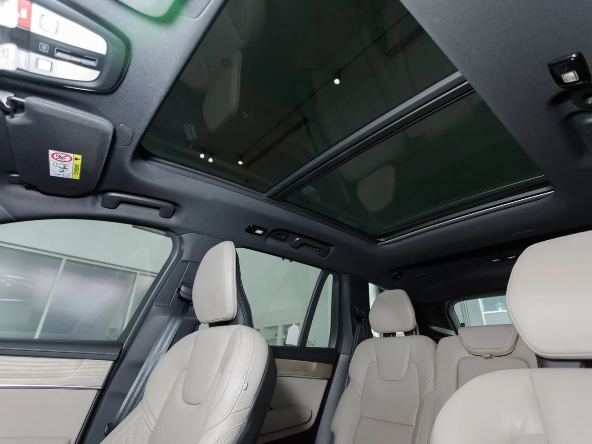 Volvo XC90 2.0 B6 mild hybrid AT AWD (7 мест) (300 л.с.) Ультра темный Серый в АВИЛОН. Слайд №14