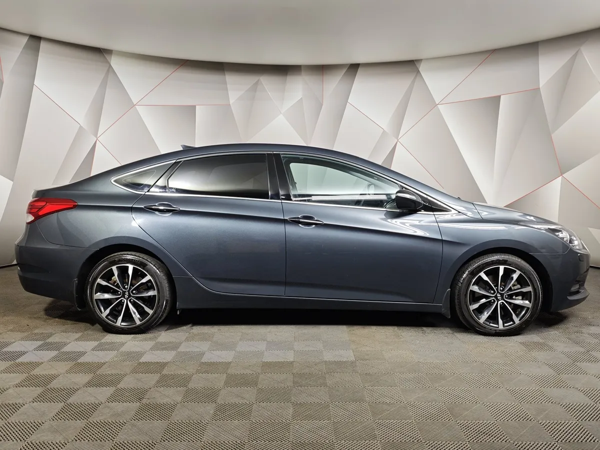 Hyundai i40 2.0 AT (150 л.с.) Business Серый в АВИЛОН. Слайд №6