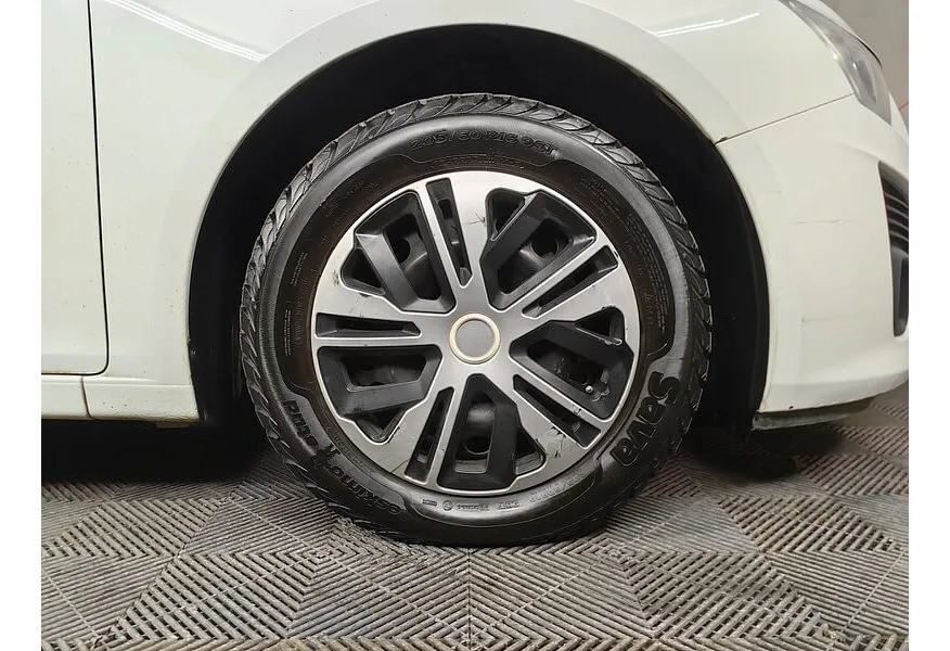 Chevrolet Cruze 1.6 AT (109 л.с.) Белый в АВИЛОН. Слайд №9