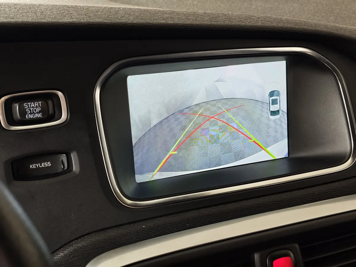 Volvo V40 2.0 T5 Geartronic AWD (213 л.с.) Белый в АВИЛОН. Слайд №21