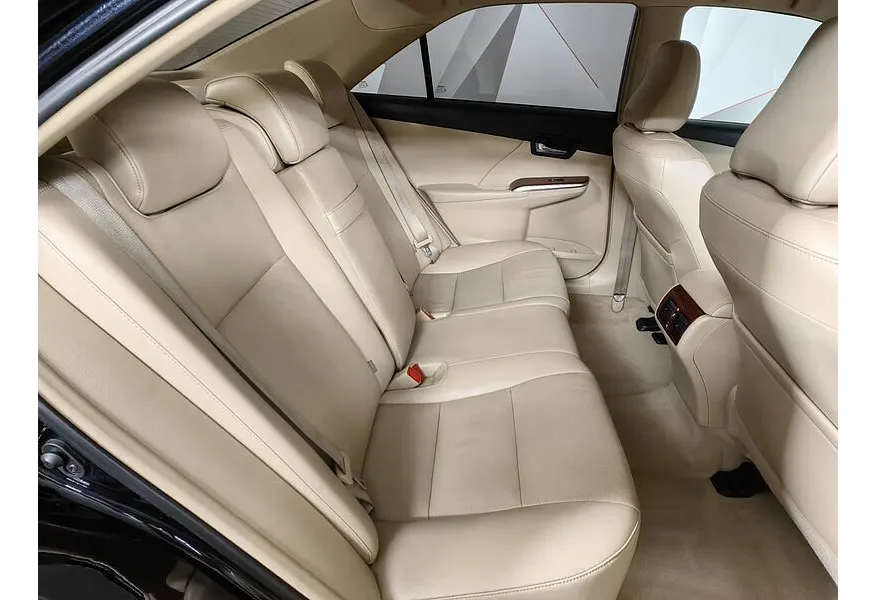 Toyota Camry 2.5 AT (181 л.с.) Черный в АВИЛОН. Слайд №13