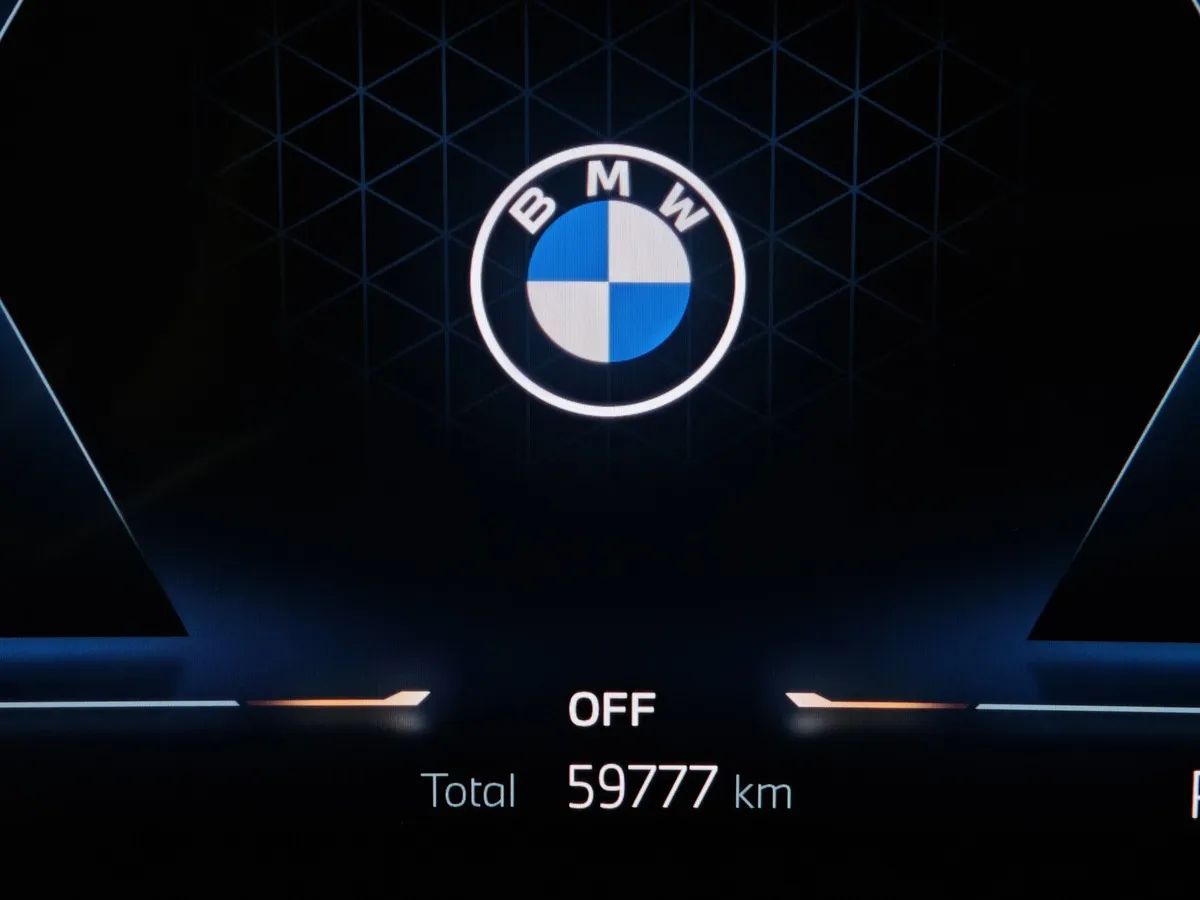 BMW 5 серия 530i xDrive AT (252 л.с.) Черный в АВИЛОН. Слайд №13