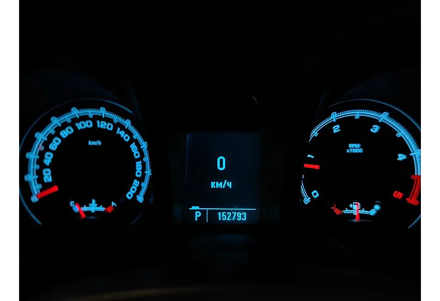 Chevrolet TrailBlazer 2.8 D AT AWD (180 л.с.) LT Черный в АВИЛОН. Слайд №18