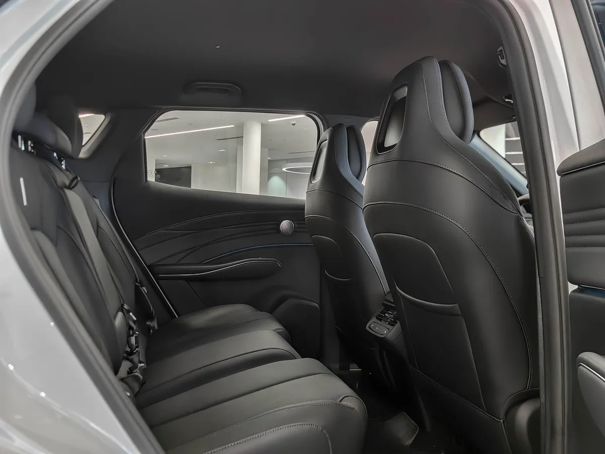 OMODA C7 1.6 DCT 4WD (150 л.с.) Драйв Зеленый в АВИЛОН. Слайд №10