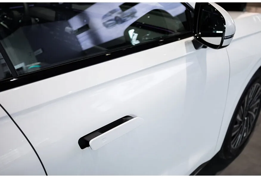 EXEED Exlantix ET 1.5 AT 4WD (469 л.с.) Белый в АВИЛОН. Слайд №16