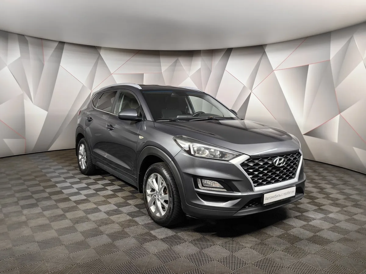 Hyundai Tucson 2.0 (150 л.с.) MPi-6MT-4WD Family Серый в АВИЛОН. Слайд №3