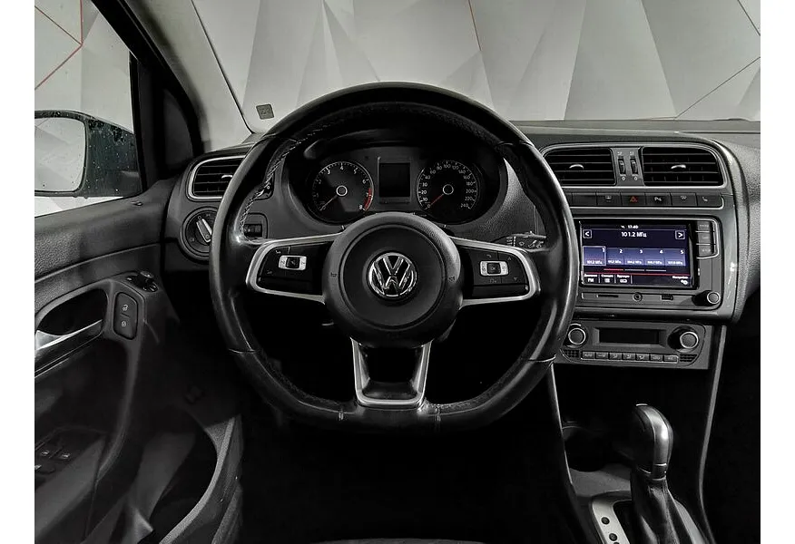 Volkswagen Polo 1.6 MPI AT (110 л.с.) Highline Синий в АВИЛОН. Слайд №19