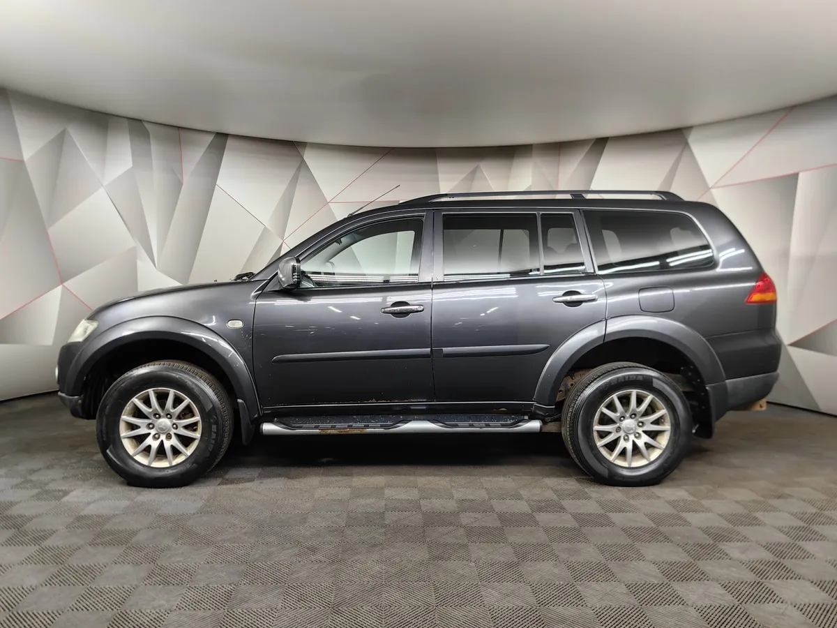 Mitsubishi Pajero Sport 2.5 DI-D AT AWD (178 л.с.) Серый в АВИЛОН. Слайд №5