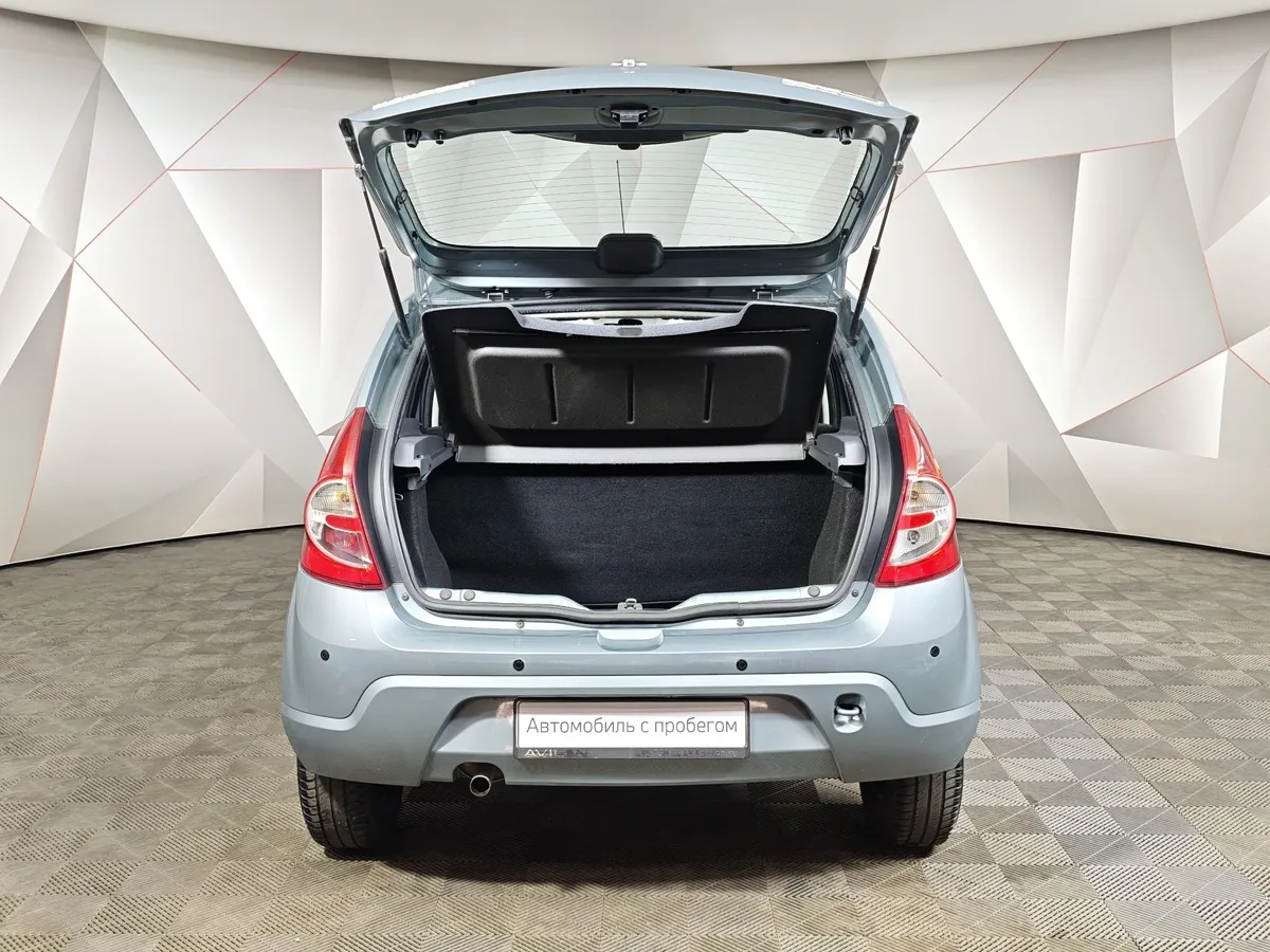 Renault Sandero 1.6 MT (84 л.с.) Синий в АВИЛОН. Слайд №12