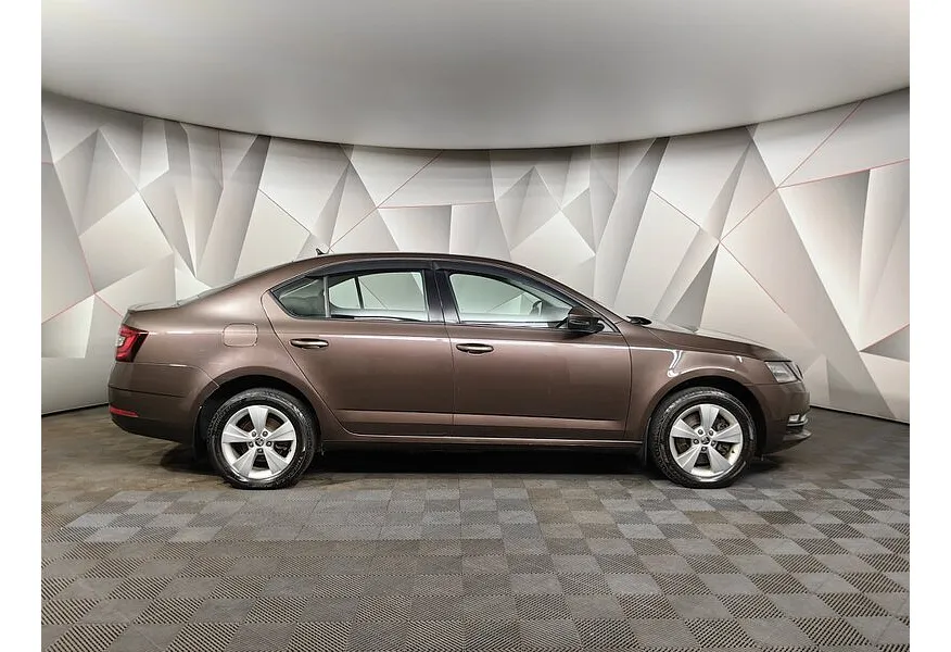АВИЛОН - Skoda Octavia 1.8 TSI DSG (180 л.с.) Active Коричневый - slide 3
