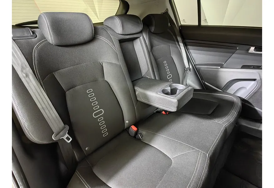 Kia Sportage 2.0 AT 4WD (150 л.с.) Luxe Серебристый в АВИЛОН. Слайд №17