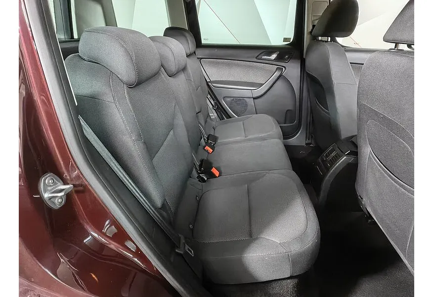 АВИЛОН - Skoda Yeti 1.2 TSI DSG (105 л.с.) Active Красный - slide 13