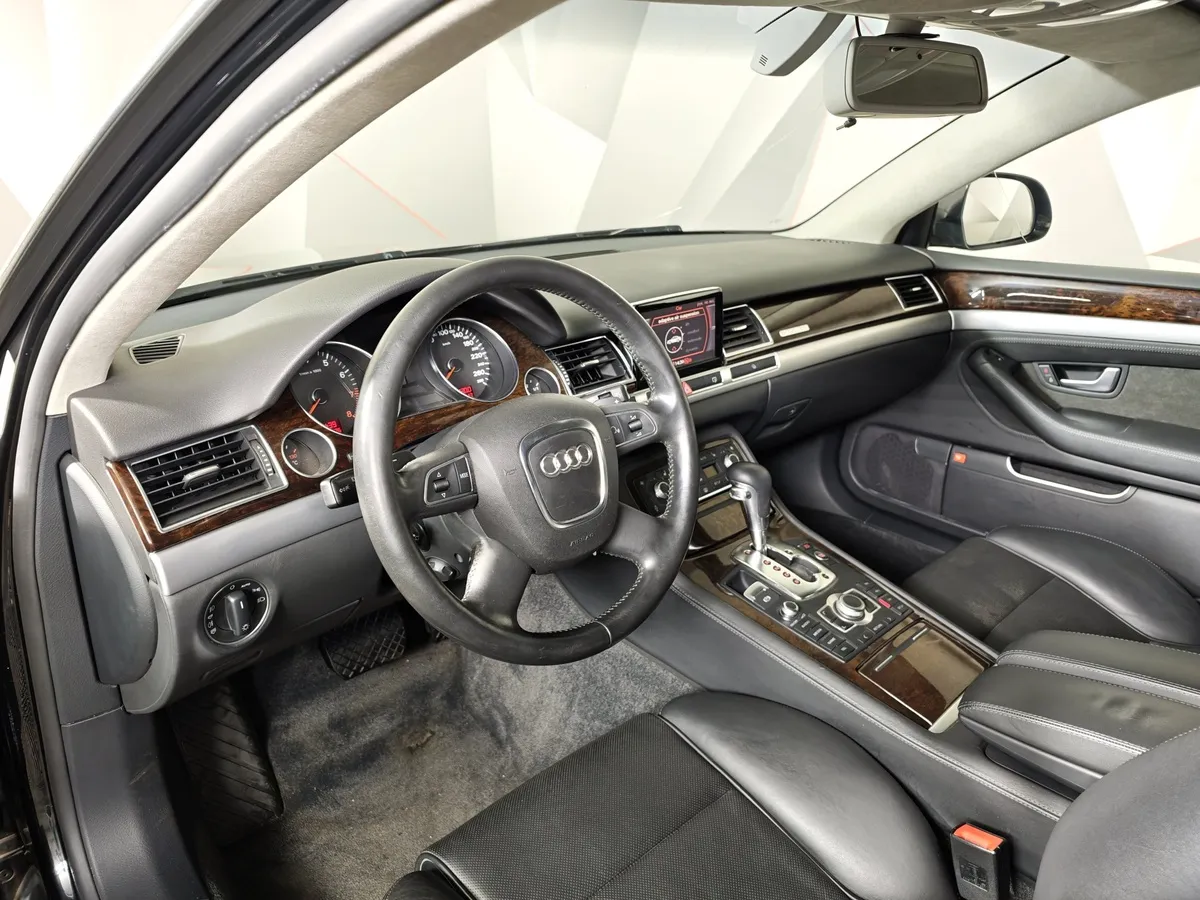 Audi A8 4.2 FSI quattro tiptronic (372 л.с.) Черный в АВИЛОН. Слайд №19