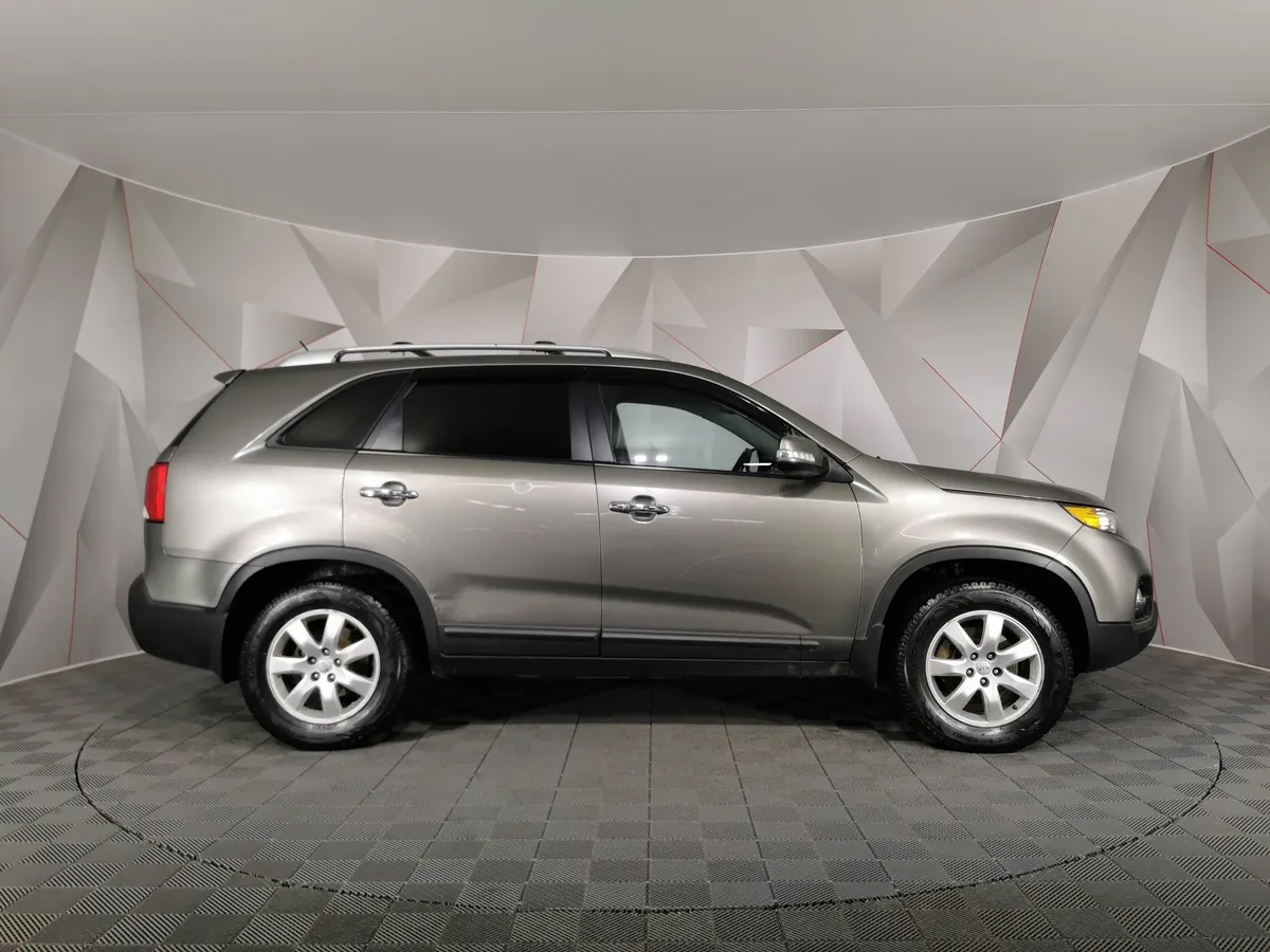 Kia Sorento 2.4 AT 4WD (175 л.с.) Comfort Серебристый в АВИЛОН. Слайд №6