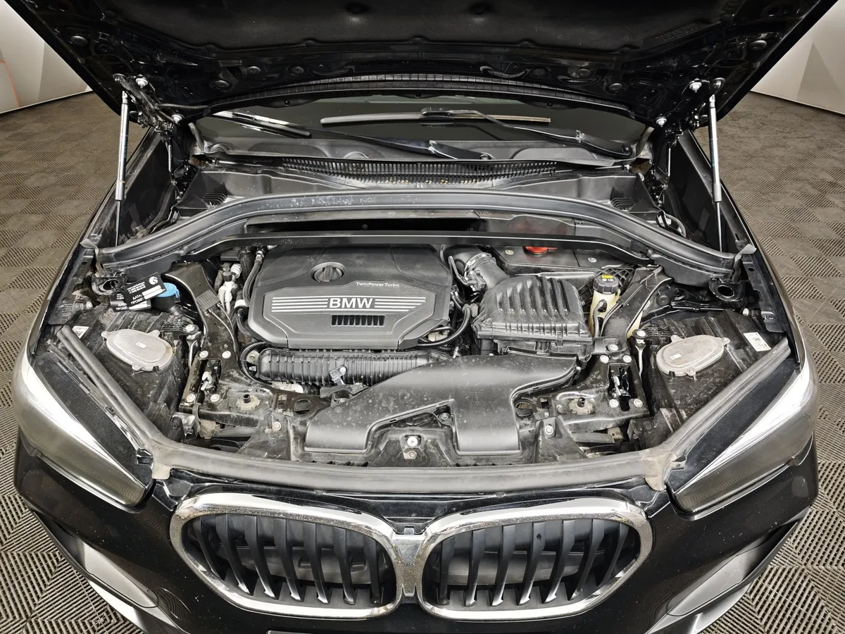 BMW X1 20i xDrive Steptronic AT (192 л.с.) Черный в АВИЛОН. Слайд №10