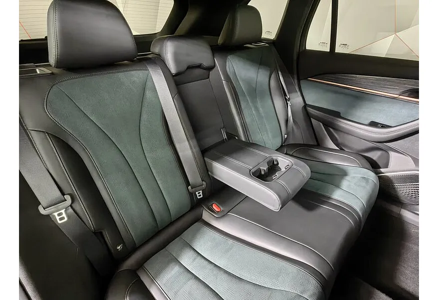 Geely Monjaro 2.0T 8AT 4WD (238 л.с.) Exclusive Синий в АВИЛОН. Слайд №17