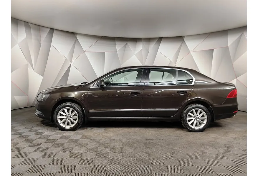 Skoda Superb 1.8 TSI DSG (152 л.с.) Коричневый в АВИЛОН. Слайд №5