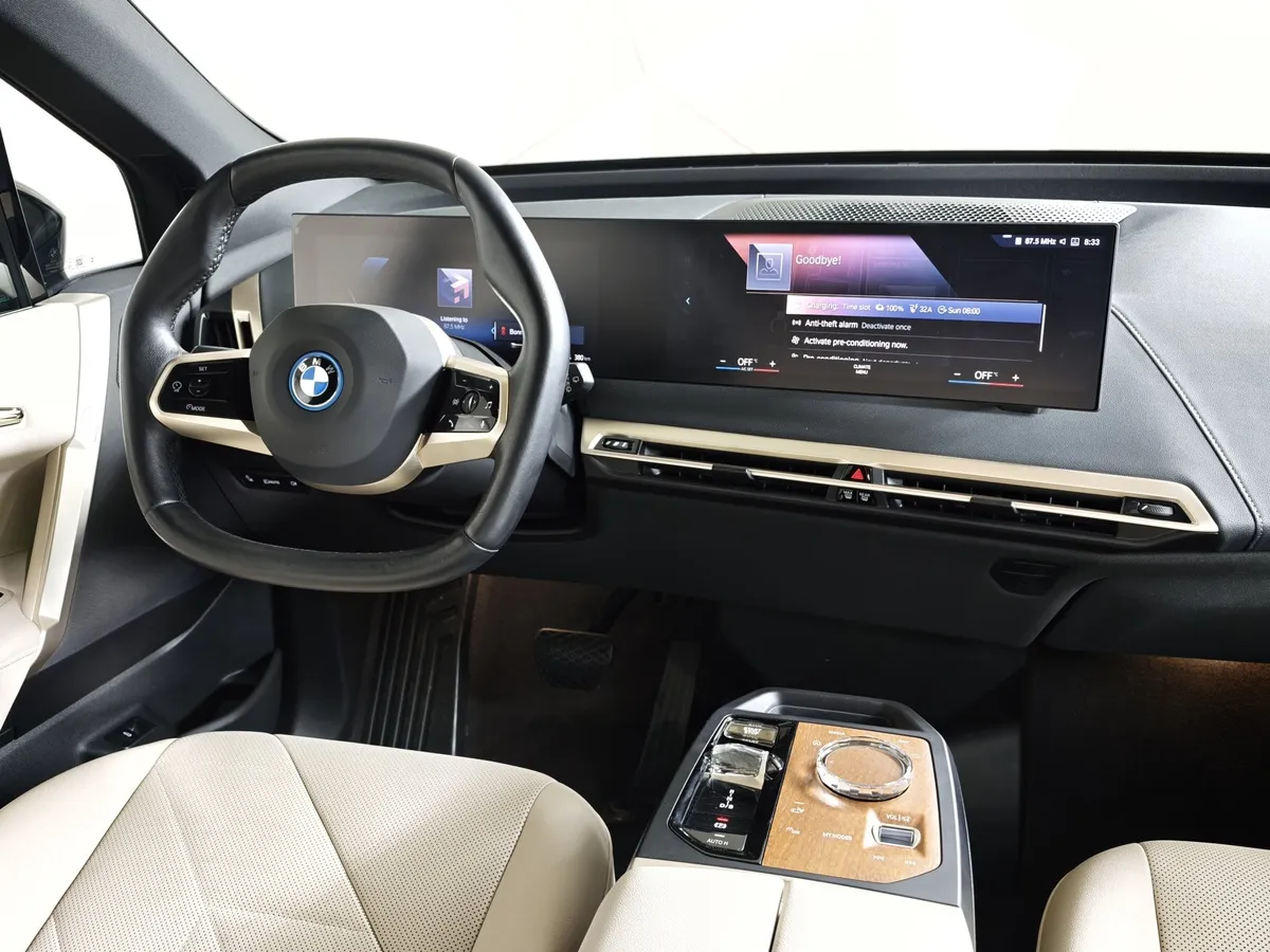 BMW iX xDrive 50 Steptronic (523 л.с.) Suite Sport Черный в АВИЛОН. Слайд №14