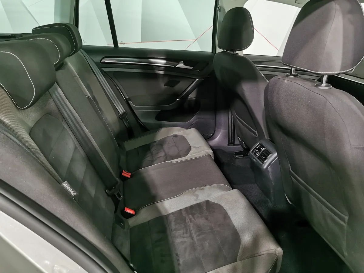 Volkswagen Golf 1.4 TSI BlueMotion DSG (140 л.с.) Highline Серый в АВИЛОН. Слайд №15