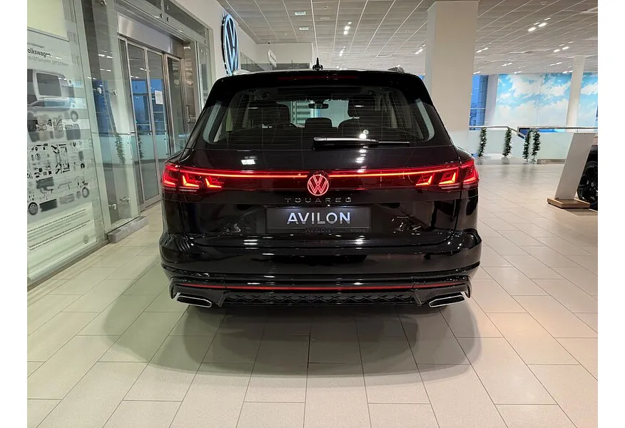 Volkswagen Touareg 2.0 TSI Tiptronic 4Motion (265 л.с.) Черный в АВИЛОН. Слайд №4