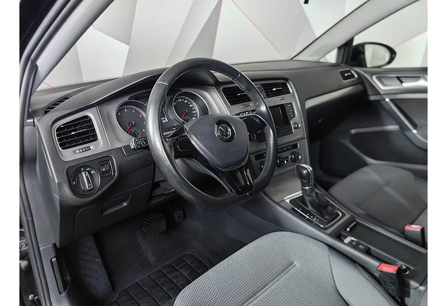 Volkswagen Golf 1.6 AT (110 л.с.) Comfortline Черный в АВИЛОН. Слайд №13
