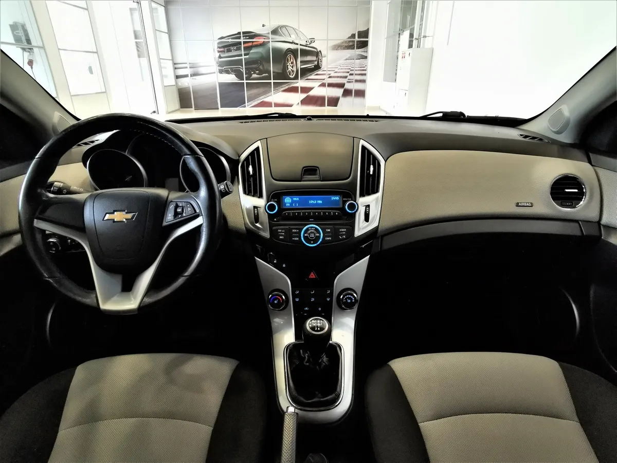 Chevrolet Cruze 1.8 MT (141 л.с.) Коричневый в АВИЛОН. Слайд №13
