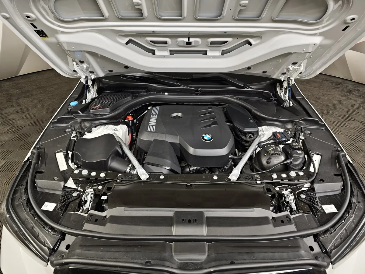 BMW 5 серия 530i xDrive AT (252 л.с.) Белый в АВИЛОН. Слайд №10
