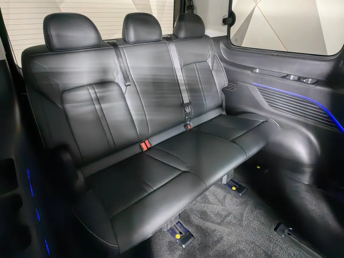 Hyundai Staria 2.2 CRDi 8AT 4WD (177 л.с.) 9 мест Premium Синий в АВИЛОН. Слайд №27
