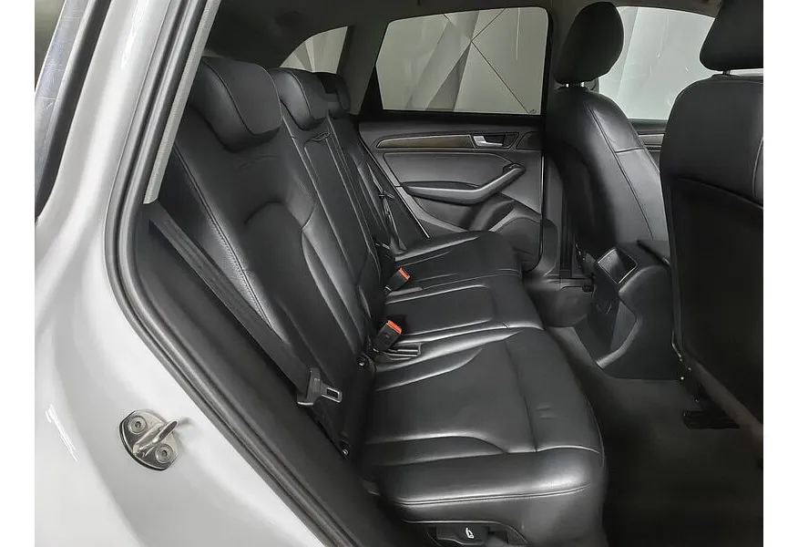 Audi Q5 2.0 TDI S tronic quattro (177 л.с.) Белый в АВИЛОН. Слайд №15