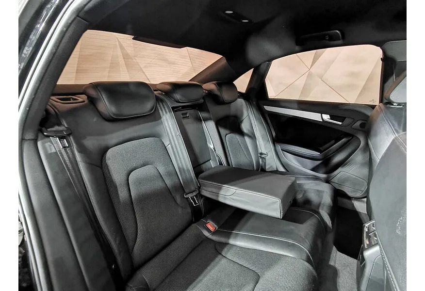 Audi A4 2.0 TFSI S tronic quattro (211 л.с.) S-Line Черный в АВИЛОН. Слайд №16