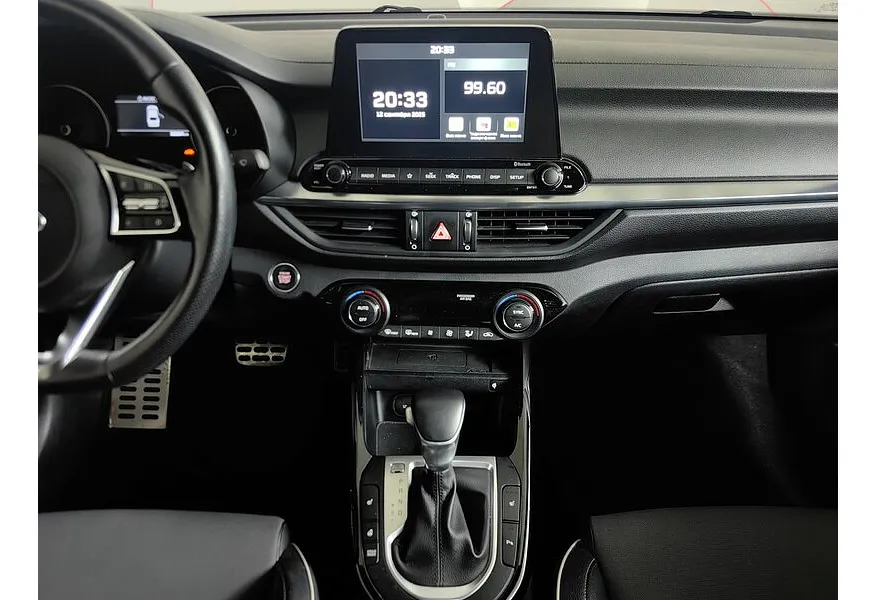 АВИЛОН - Kia Cerato 2.0 MPI AT (150 л.с.) GT Line Белый - slide 9