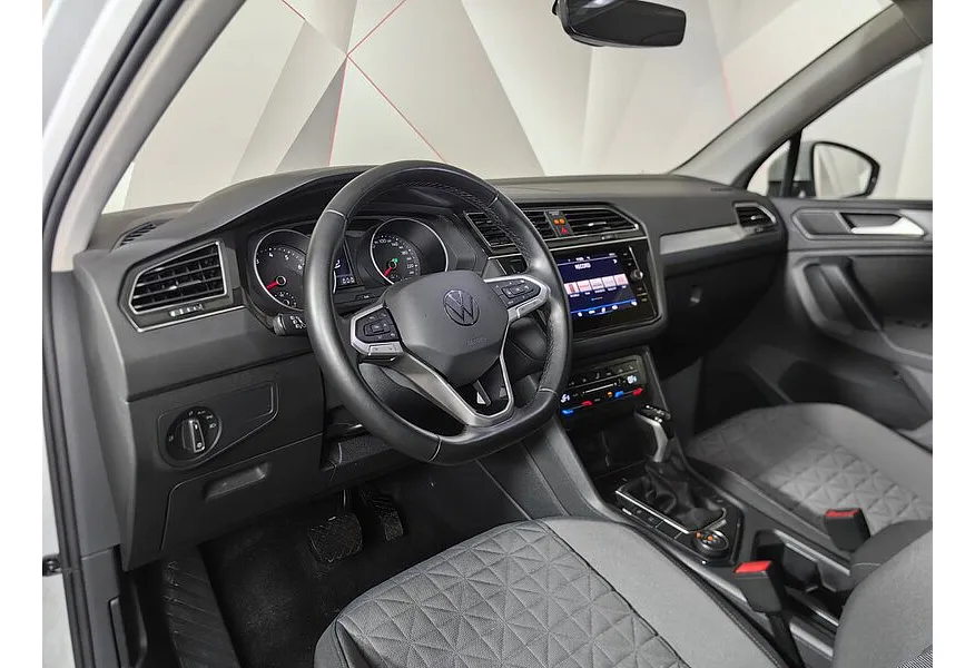 Volkswagen Tiguan 2.0 TSI 4Motion AT (180 л.с.) Status Белый в АВИЛОН. Слайд №19