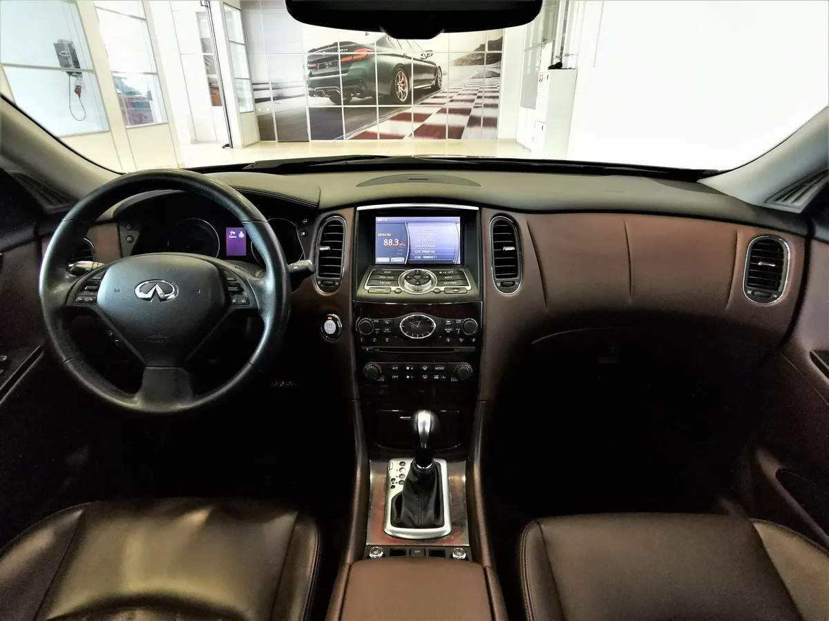 Infiniti QX50 2.5 AT AWD (222 л.с.) Красный в АВИЛОН. Слайд №13