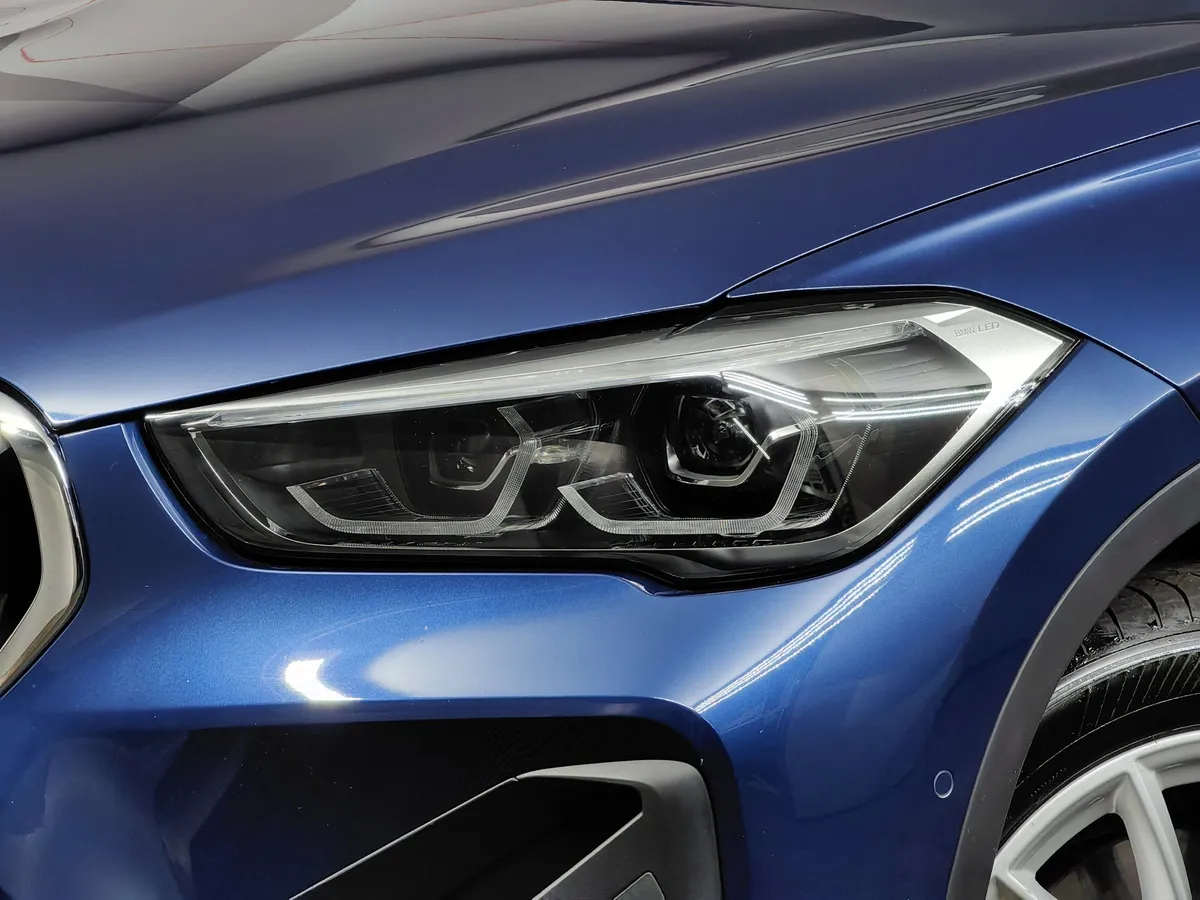 BMW X1 18i sDrive (140 л.с.) Синий в АВИЛОН. Слайд №8