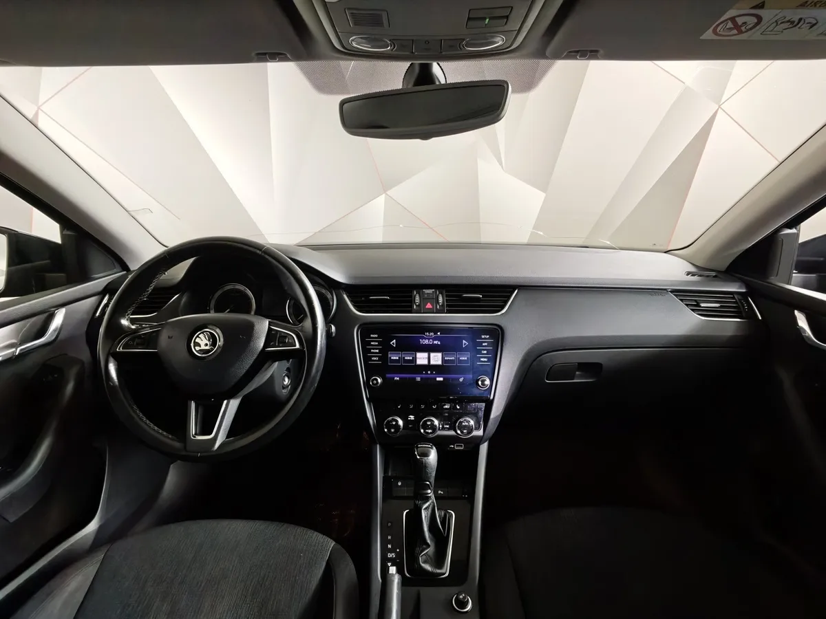 Skoda Octavia 1.6 AT (110 л.с.) Черный в АВИЛОН. Слайд №14