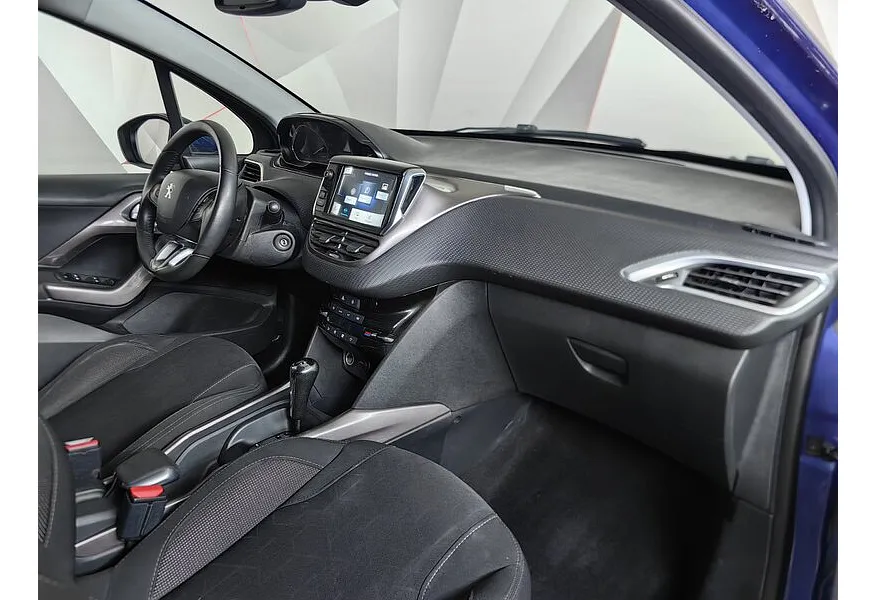 Peugeot 2008 1.6 VTi AT (120 л.с.) Фиолетовый в АВИЛОН. Слайд №12 Peugeot 2008 1.6 VTi AT (120 л.с.) Фиолетовый в АВИЛОН. Слайд №12