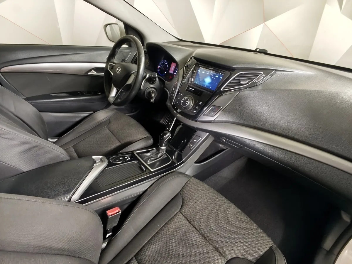 Hyundai i40 2.0 AT (150 л.с.) Comfort Белый в АВИЛОН. Слайд №10