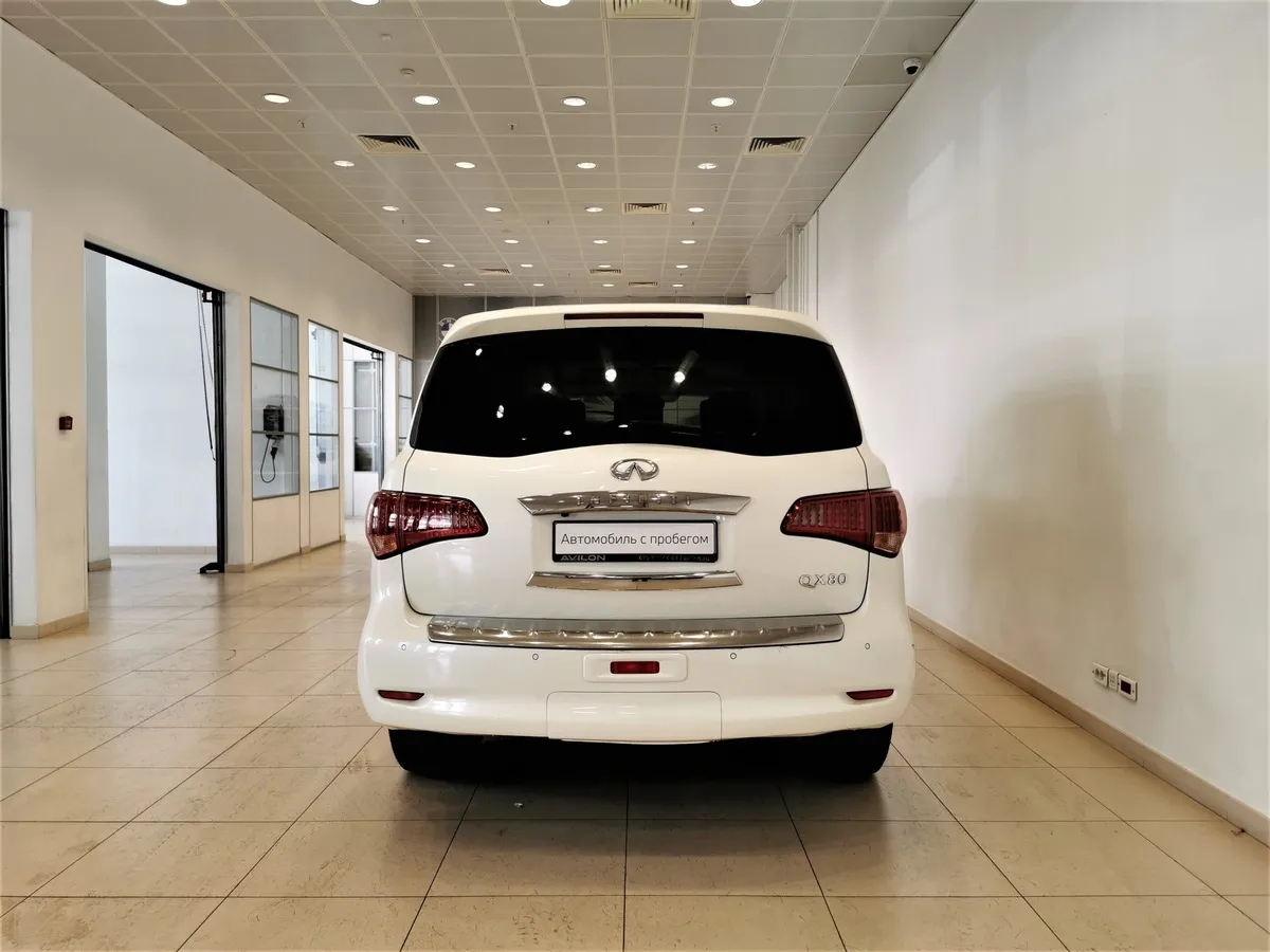 Infiniti QX80 5.6 АТ AWD (405 л.с.) Белый в АВИЛОН. Слайд №8