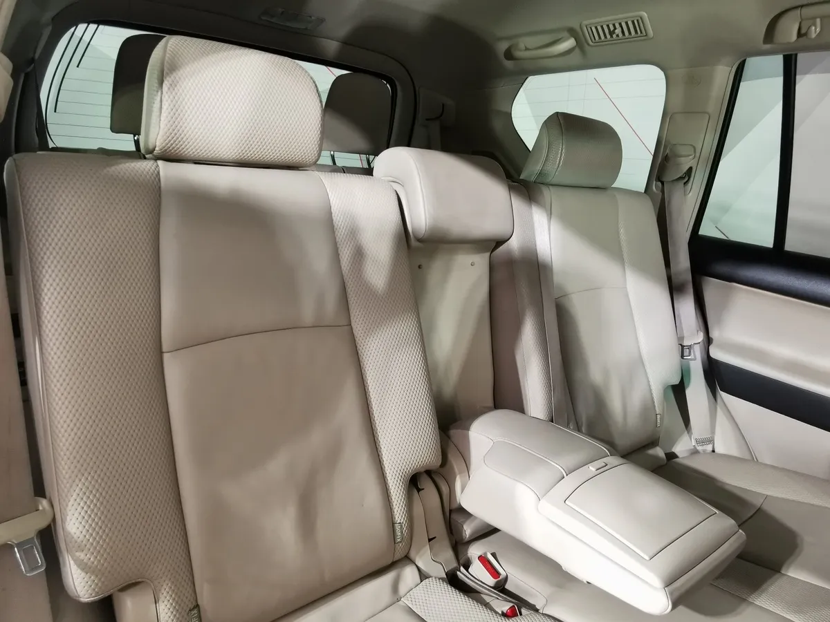 Toyota Land Cruiser Prado 4.0 AT 4WD (282 л.с.) Белый в АВИЛОН. Слайд №16