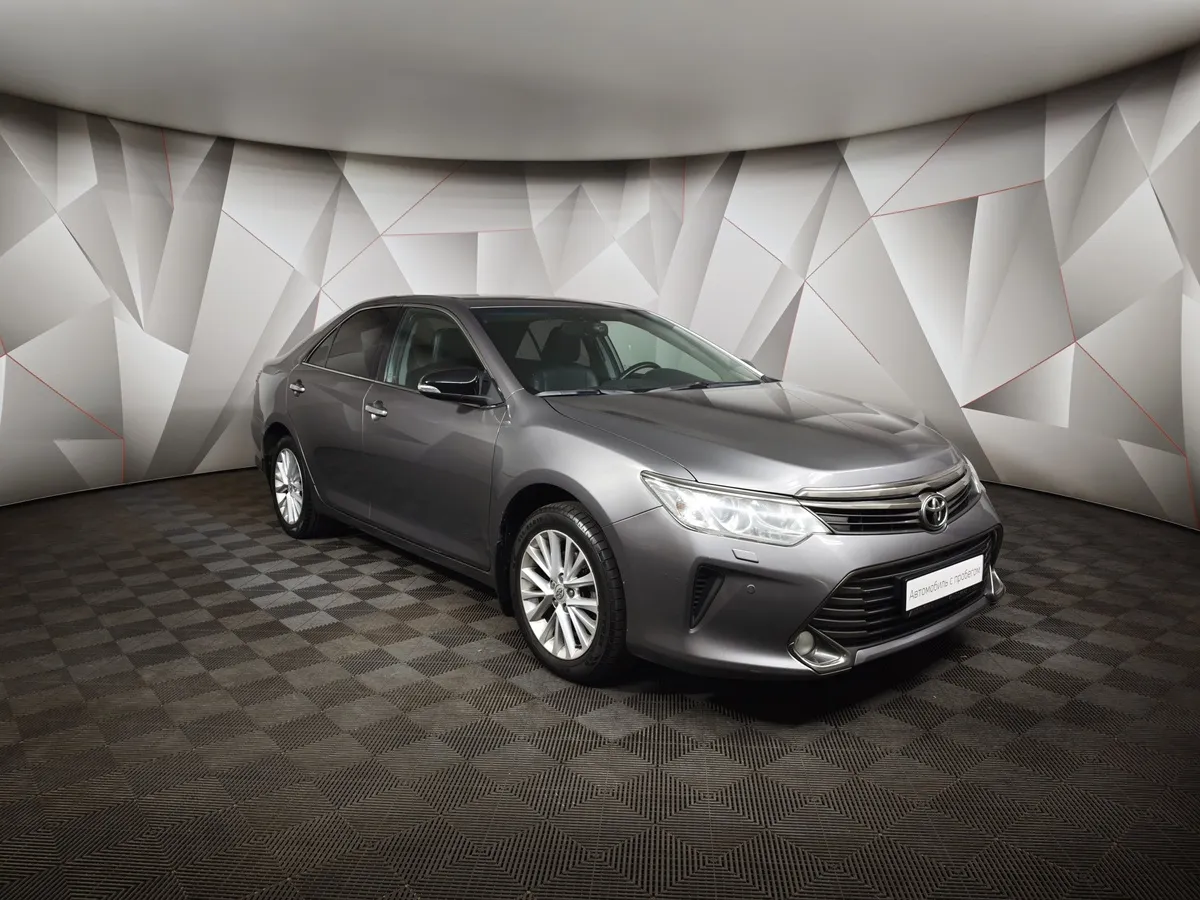 Toyota Camry 2.5 AT (181 л.с.) Серый в АВИЛОН. Слайд №3