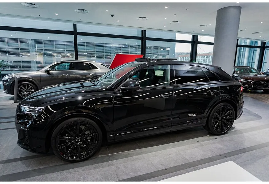 Audi Q8 3.0 TDI Tiptronic quattro (286 л.с.) Черный в АВИЛОН. Слайд №3