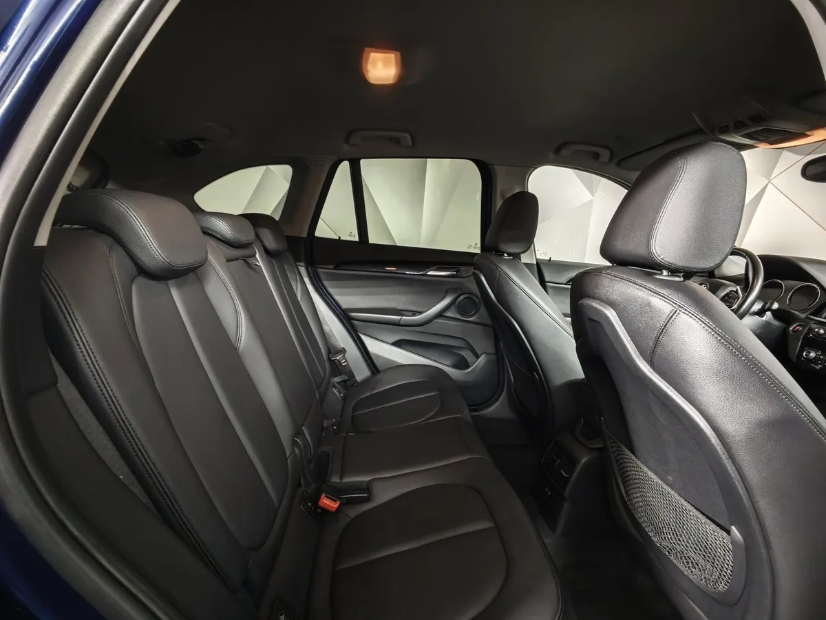 BMW X1 20i xDrive (192 л.с.) Advantage Синий в АВИЛОН. Слайд №13