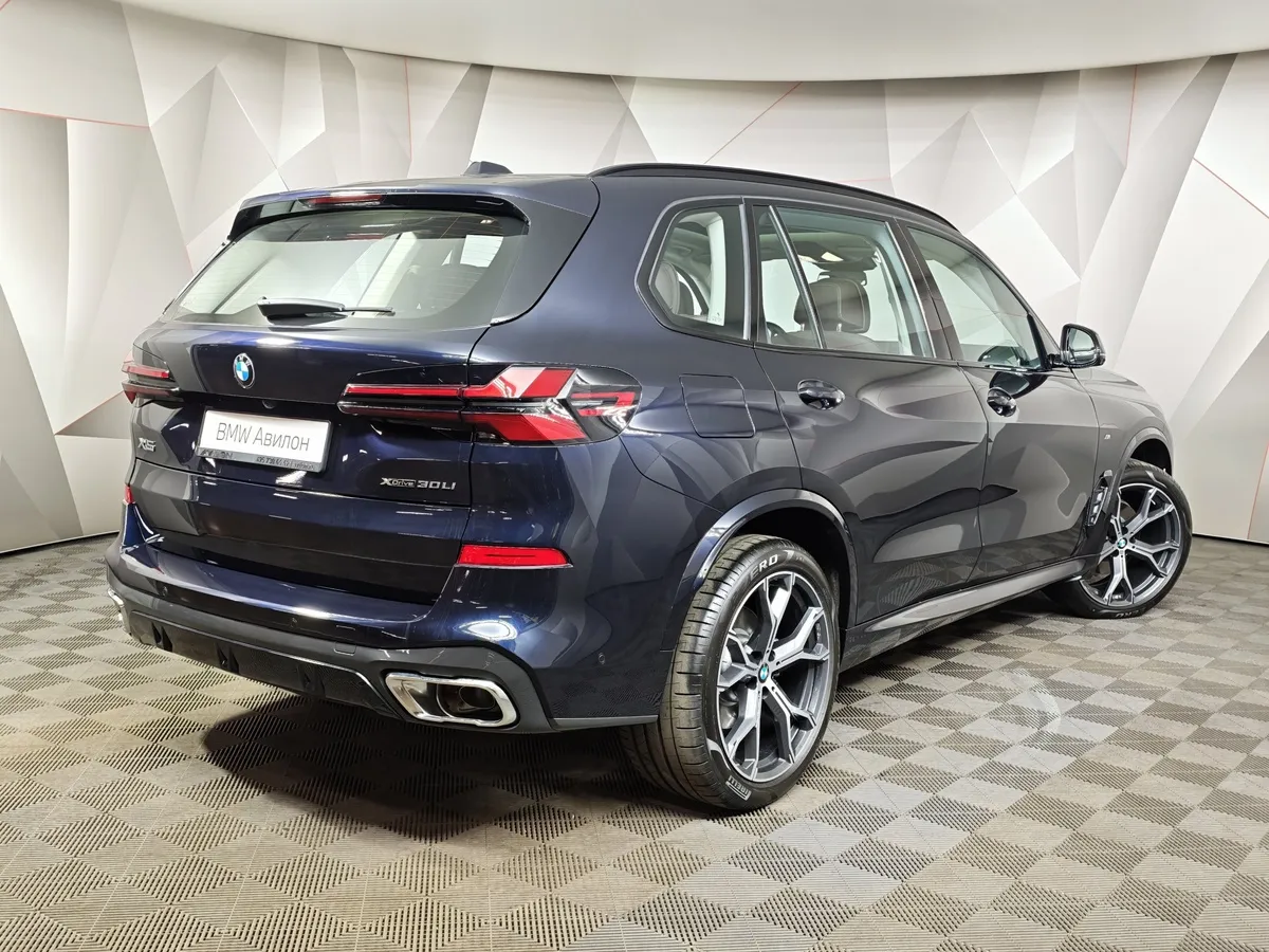 BMW X5 xDrive30Li (258 л.с) X Черный в АВИЛОН. Слайд №2