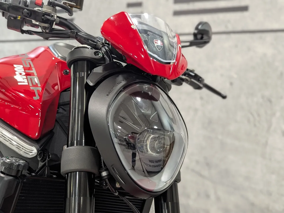 Ducati Monster 937 937 см³ (111 л.с.) (111) 937 Красный в АВИЛОН. Слайд №5