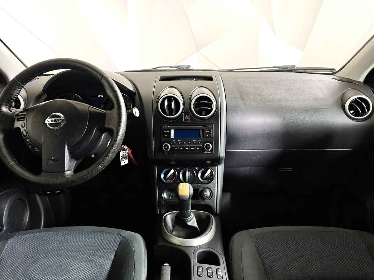 Nissan Qashqai 1.6 MT FWD (115 л.с.) Белый в АВИЛОН. Слайд №12