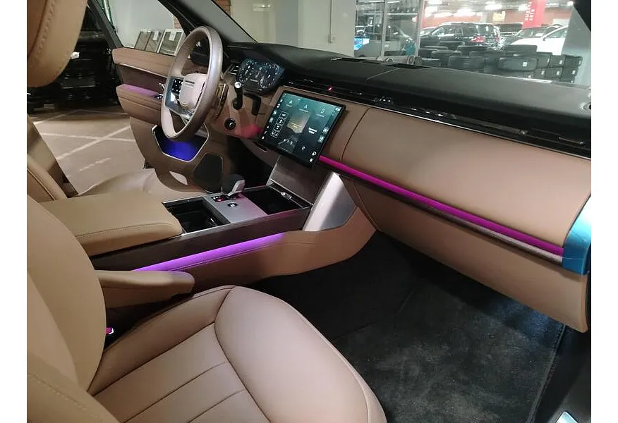 Land Rover Range Rover 4.4 P530 V8 LWB AT AWD (530 л.с.) Autobiography Черный в АВИЛОН. Слайд №11