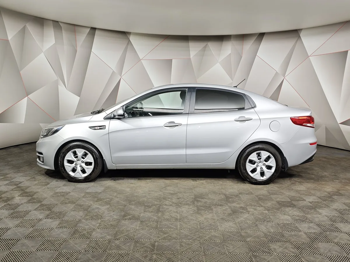 Kia Rio 1.6 6MT (123 л.с.) Серебристый в АВИЛОН. Слайд №5