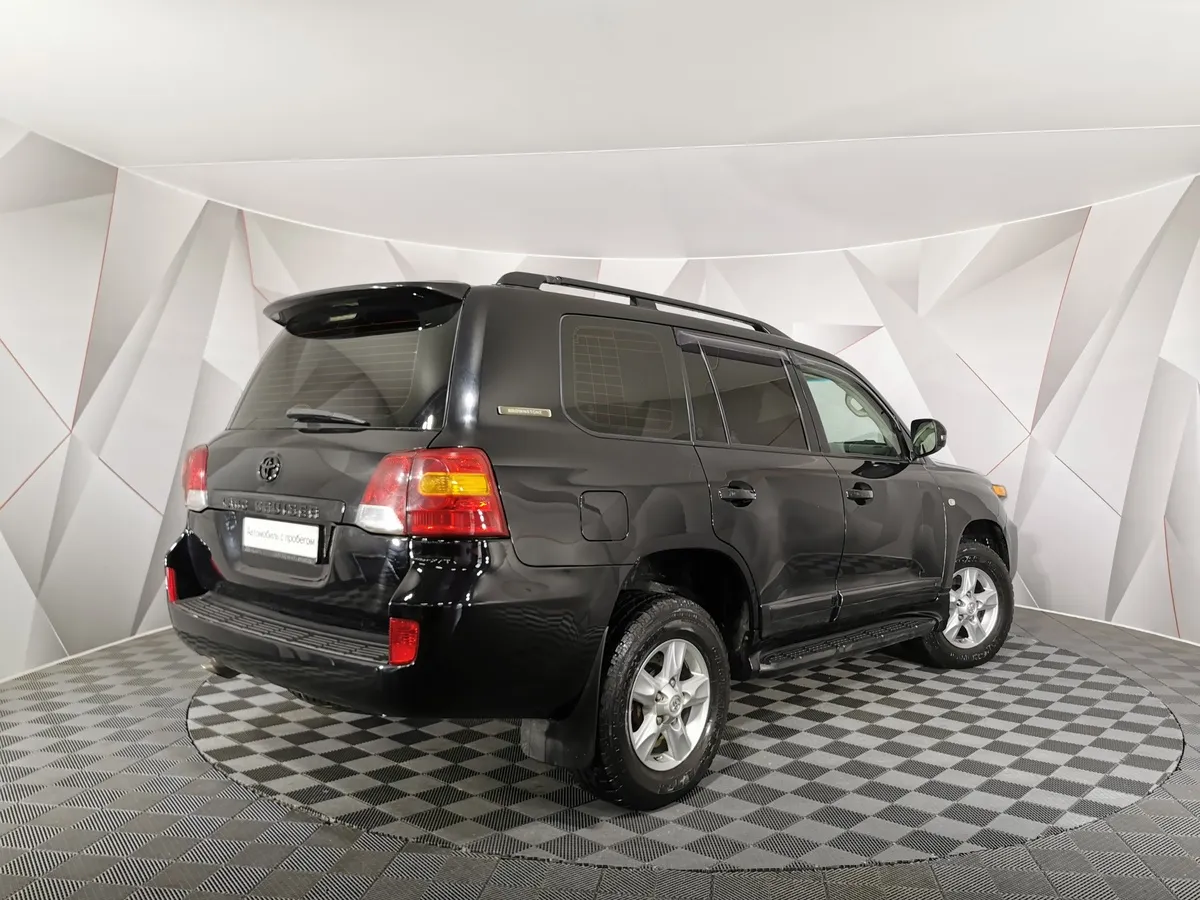 Toyota Land Cruiser 4.5 Twin-Turbo D AT 4WD (5 мест) (235 л.с.) Престиж Черный в АВИЛОН. Слайд №2