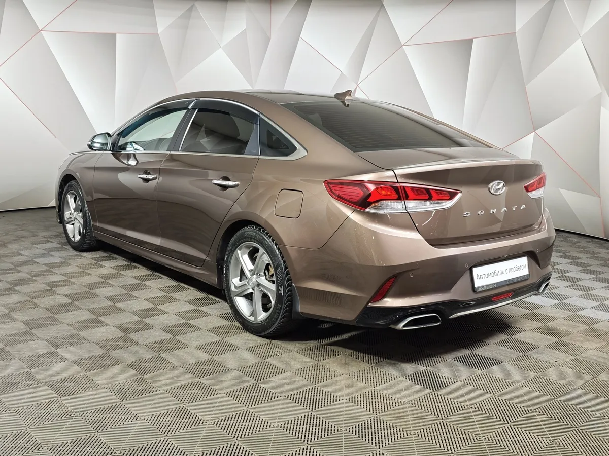 Hyundai Sonata 2.4 GDi AT (188 л.с.) Lifestyle Коричневый в АВИЛОН. Слайд №4